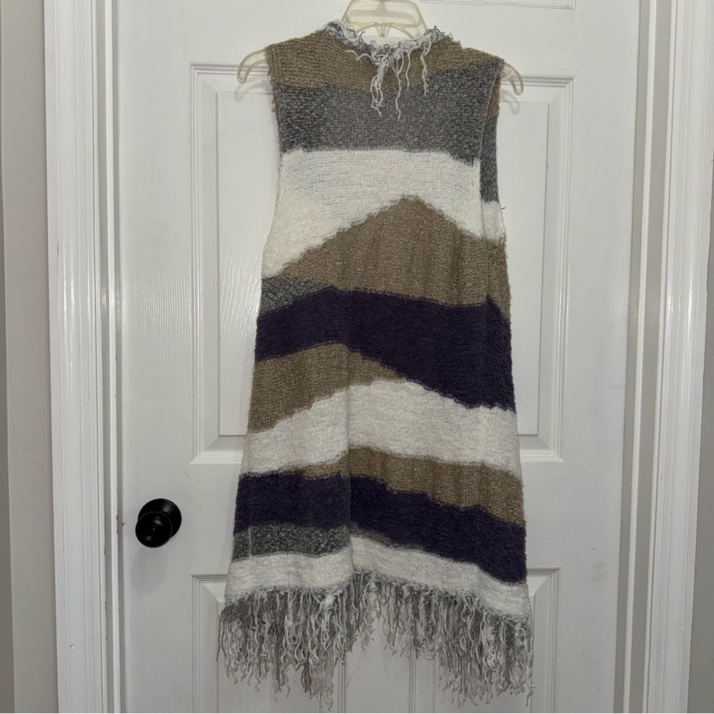 Cato Multicolor Striped Fringe Distressed Knit Sleeveless Sweater Vest - Picture 9 of 11